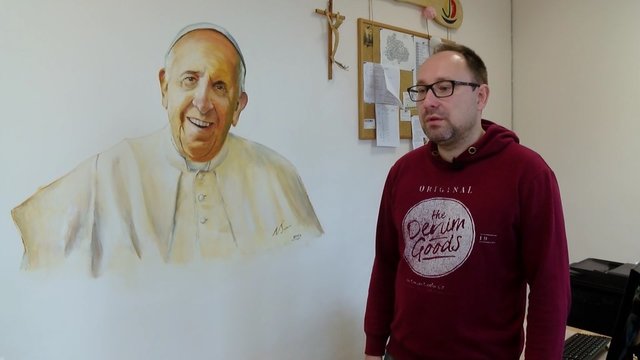 Savamokslio menininko dovana tikintiesiems – popiežiaus portretas