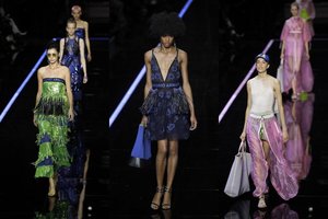 „Emporio Armani“ pristatė kito sezono tendencijas: išsiskyrė viena detalė