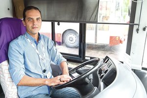 Troleibusą vairuojantis portugalas: turėjau dirbti architektu