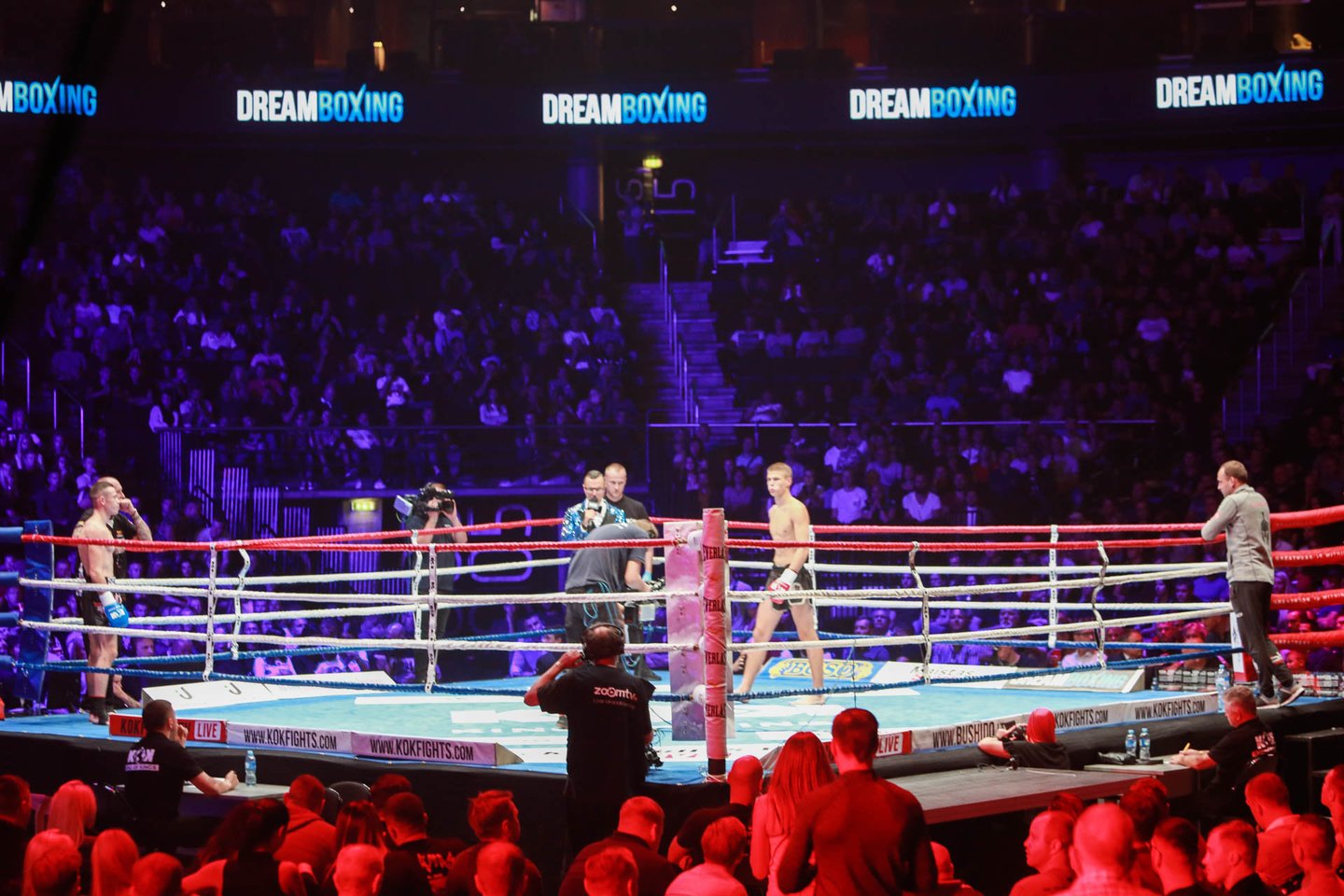 Kauno „Žalgirio“ arenoje penktadienį vyko tarptautinis kovos menų turnyras „Dream Boxing &amp; KOK World Series 2018“.<br> G.Bitvinsko nuotr.
