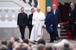 Popiežius Pranciškus perdavė žinią: kreipėsi į tikinčiuosius Lietuvos himno eilute