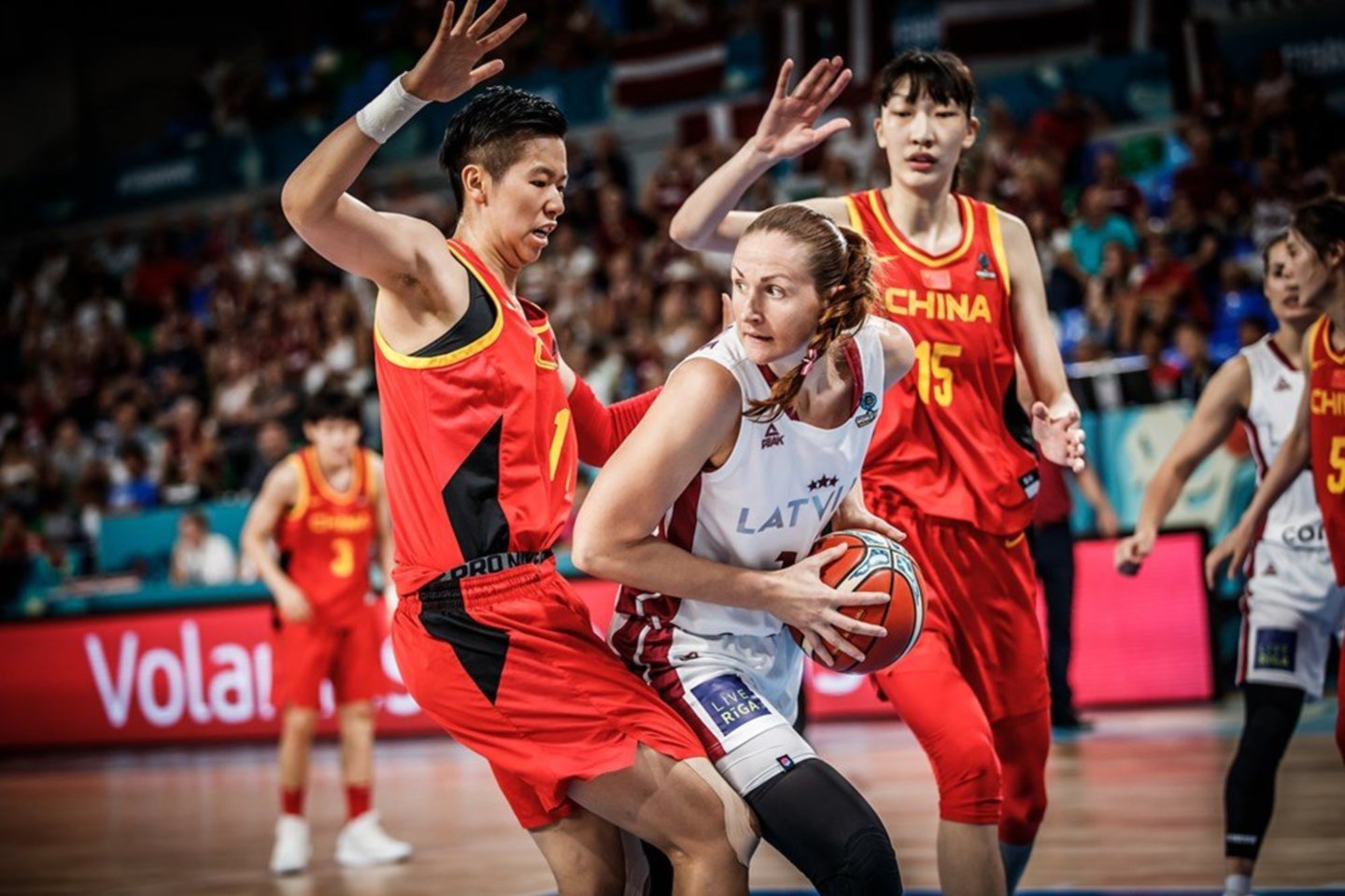  Latvijos moterų rinktinė pralaimėjo Kinijai.<br> FIBA.com nuotr.