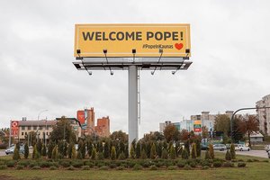 Kaunas neįprastai pasveikino popiežių Pranciškų