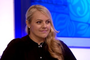 Vienišos dviejų vaikų mamos kišenėje kas mėnesį – juokinga suma