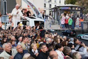 Dvasinio peno neužteko: per popiežiaus vizitą kioskus užklupo sausra