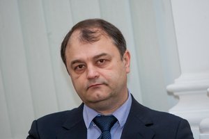 S. Rachinšteino motinai skirta bauda dėl neteisėto praturtėjimo, konfiskuojami sklypai