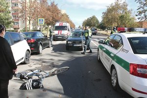 Keista avarija Šiauliuose: apgirtęs vairuotojas partrenkė vyrą, bet šis nustebino dar labiau