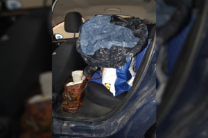 Pasieniečiams įkliuvo nuosavu automobiliu kontrabandą gabenę kėdainiečiai