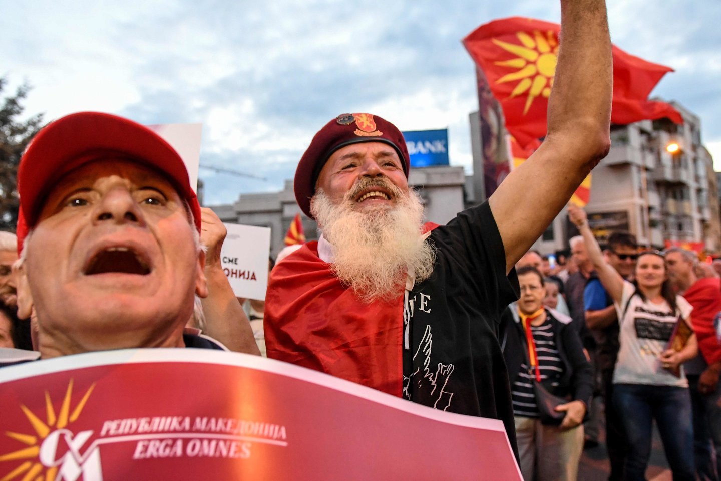  Jau šį sekmadienį 1,8 mln. balso teisę turinčių makedonų spręs ar užkasti karo kirvį su Graikija ir pakeisti šalies pavadinimą<br> AFP/Scanpix nuotr.
