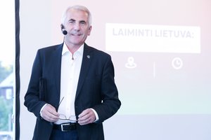 Besiruošdamas kovai su I. Šimonyte, V. Ušackas pristatė rinkiminę programą