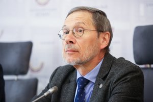 Į EP kandidatuosiantis prof. L. Mažylis: ten – ne politikos dramblių kapinės