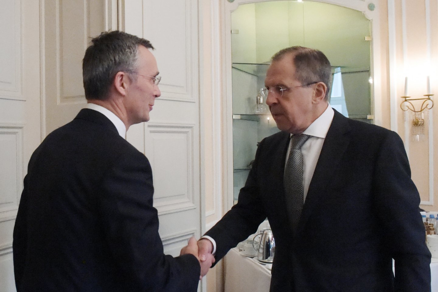 Po susitikimo su S.Lavrovu J.Stoltenbergas žurnalistams pareiškė, kad taip pat kalbėjosi su Rusijos diplomatijos vadovu apie JAV karinę bazę Lenkijoje.