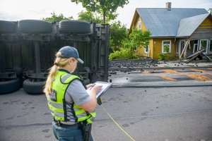 Įspėjo apie plintantį apgavystės būdą: vairuotojai akimirksniu lieka kalti
