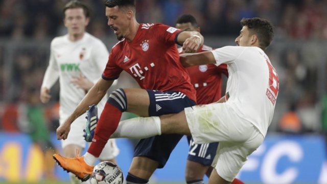 Vokietijos futbolo čempionate netikėtai nutrūko Miuncheno „Bayerno“ pergalių serija
