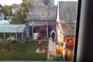 Paaiškėjo, kad kraupiai kaimynų kieme Vilkaviškyje elgėsi buvęs Seimo narys