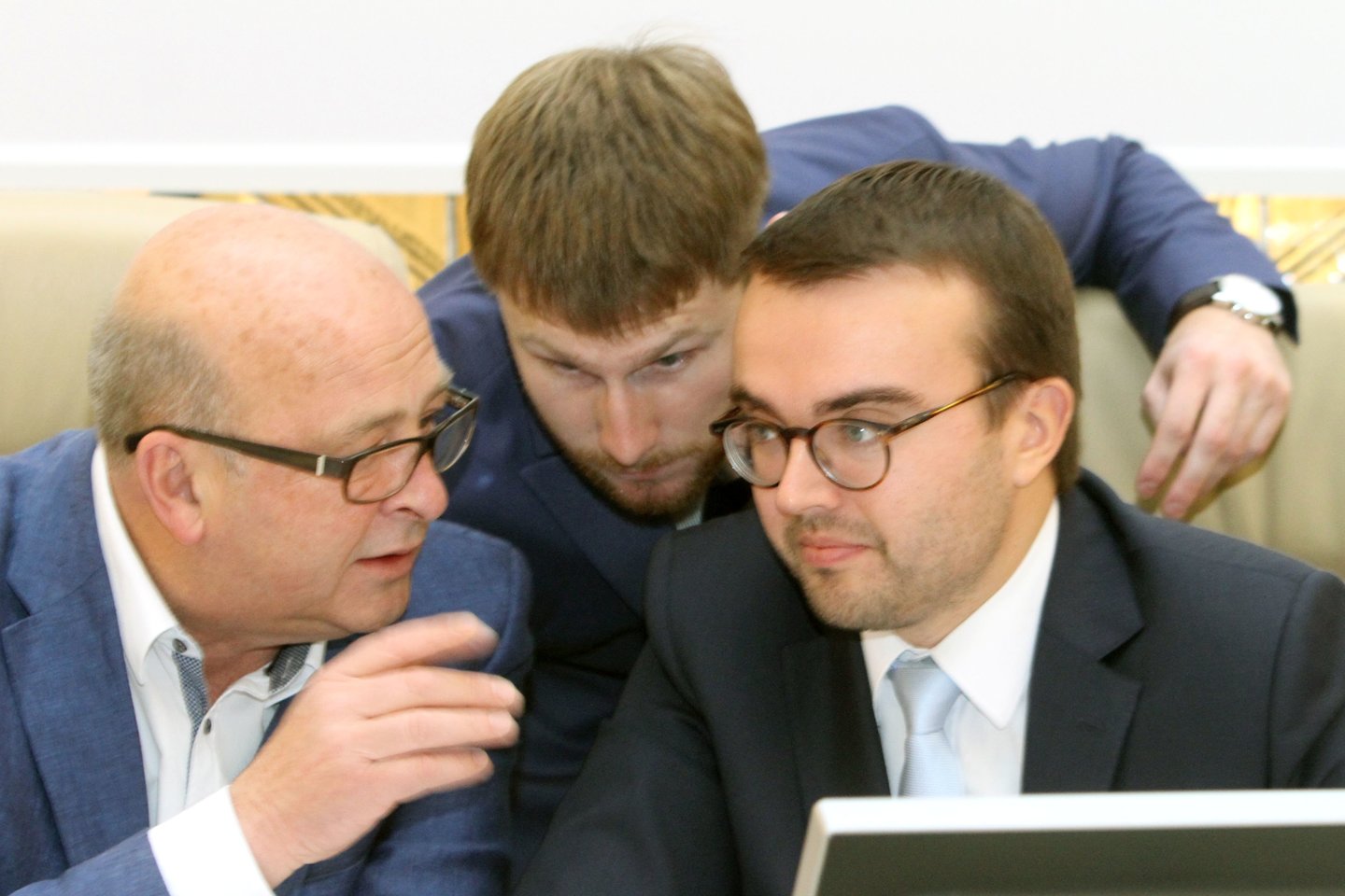  Kauno vicemerus bus išrinktas A.Palionis (viduryje), kuris pakeis P.Mačiulį (dešinėje). <br> M.Patašiaus nuotr.