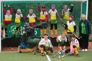 Pasigrožėkite: atkaklios žolės riedulio kovos