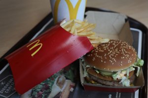 „McDonald's“ pataikauja vegetarams: pradėjo kepti ypatingus suvožtinius