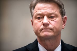 R. Paksas neatskleidžia, ar sieks grįžti vadovauti partijai, skyriai kelia R. Žemaitaitį