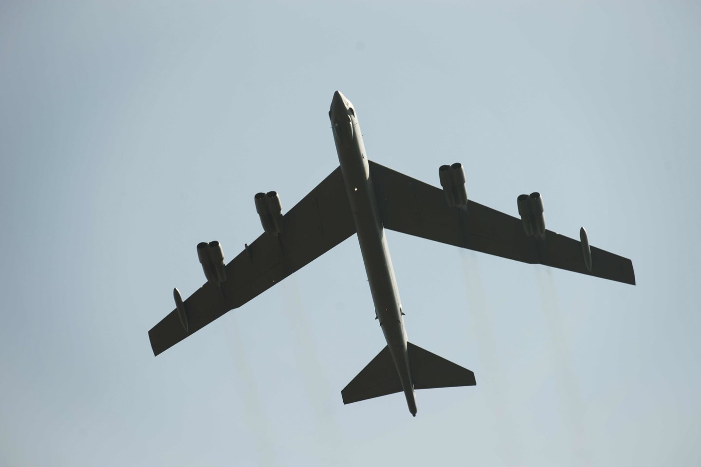  Kinija ketvirtadienį pasmerkė neseniai įvykusią „provokacinę“ JAV bombonešių B-52, galinčių nešti branduolinį ginklą, misiją virš ginčijamos Pietų Kinijos jūros.<br> AFP/Scanpix nuotr.