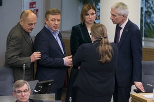 Politologas: „Absurdiškos „valstiečių“ iniciatyvos kenkia nacionaliniams interesams“