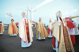 Dėl lenko sukurto filmo apie kunigus plūstis ėmė net dvasininkai