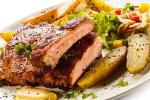 Geriausi šonkauliai pagal Beatą: mėsa pati kris nuo kaulų