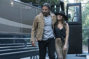 Bradley Cooperis ir Lady Gaga įsiamžino jausmingame filme