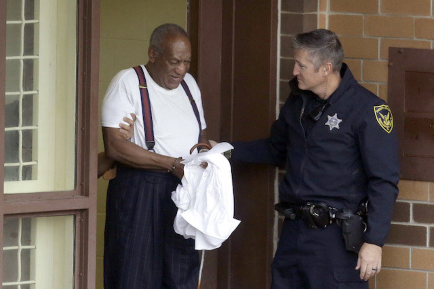 Billas Cosby mažiausiai trejus metus turės praleisti už grotų.  <br>„Scanpix“ nuotr.