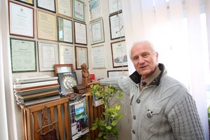 Partizano sūnus Aurelijus Noruševičius skirsto žmonėms vardadienius