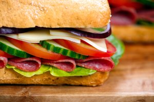 Suvalgiusi pirktą sumuštinį paauglė mirė: šeima reikalauja keisti įstatymus