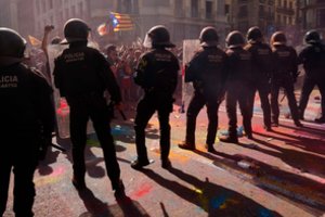 Barselonoje – policijos ir separatistų susirėmimai