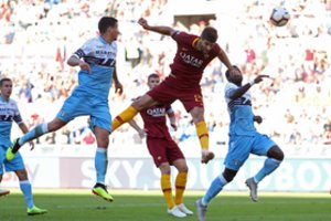 „Roma“ laimėjo Italijos sostinės klubų derbį, „Juventus“ toliau žengia pergalingai