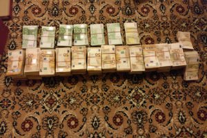 „Etransport“ nelegaliai kaupė pinigus: įtariamųjų beveik trys dešimtys