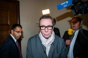 Nobelio premijų skandalo veikėjas už išžaginimą nuteistas kalėti dvejus metus