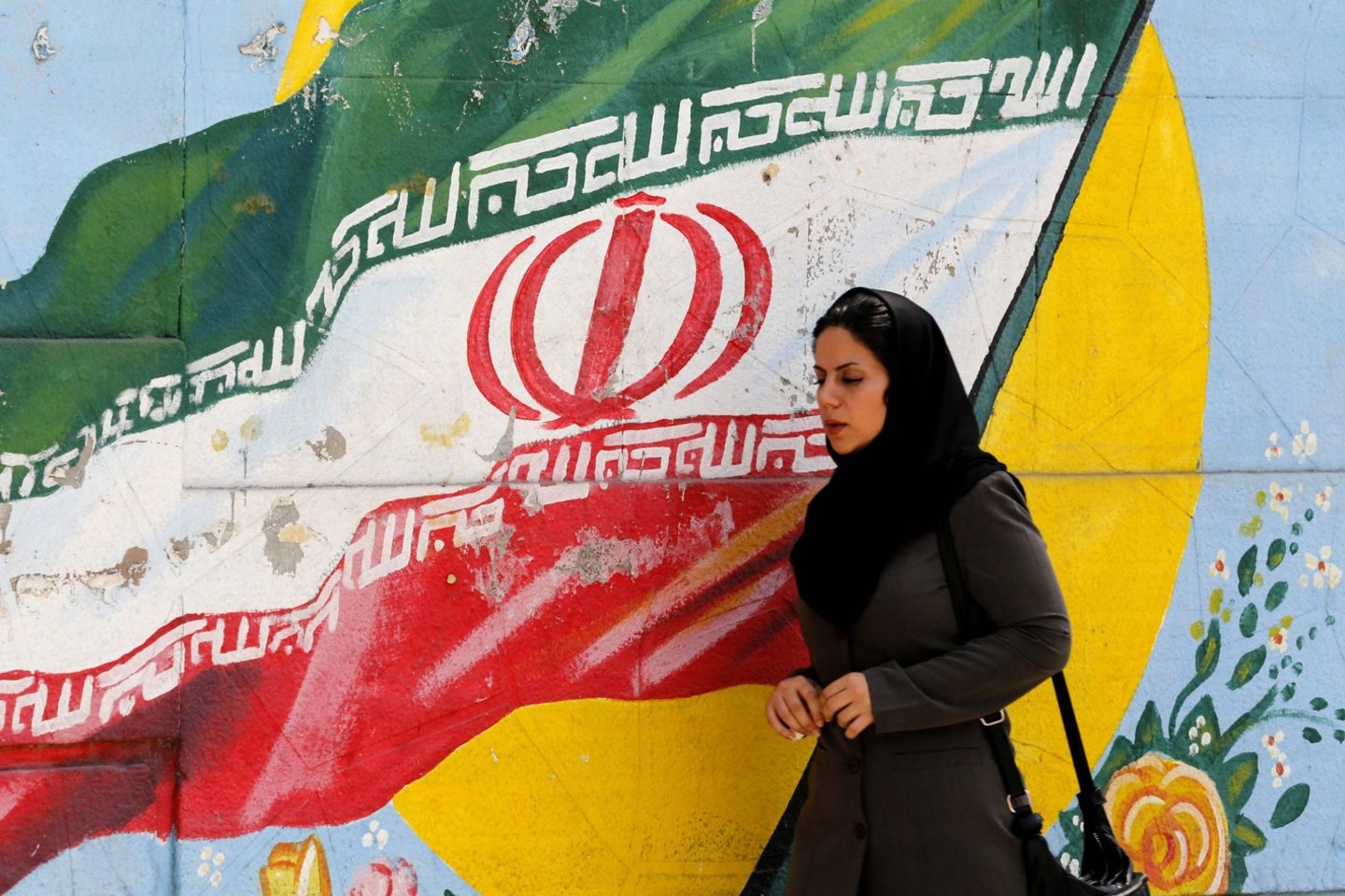 Teheranas įtariamą sąmokslą atmetė kaip „piktą melagingą slaptą operaciją“, kuria siekiama diskredituoti Iraną, tarp jo ir JAV tvyrant didelei diplomatinei įtampai. <br>AP/Scanpix nuotr.