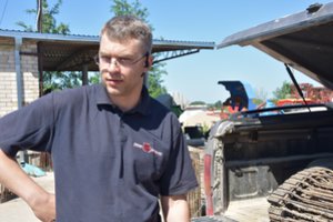 Prekiavo sūriais ir protezais, bet gamina tai, ko reikia bulviakasėms 