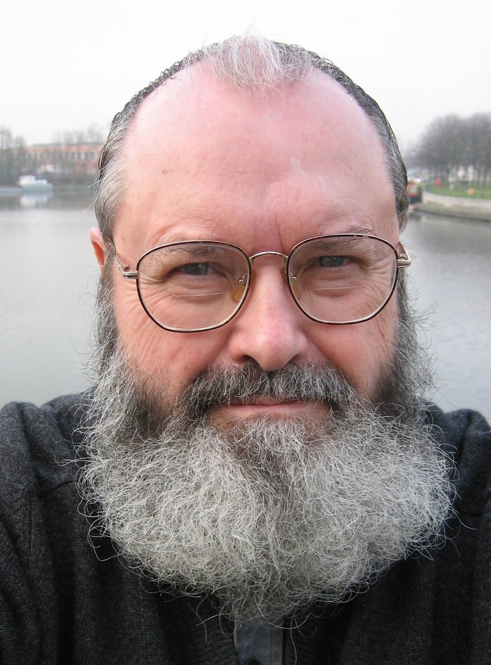 Vienas įdomiausių festivalio koncertų skirtas legendiniam amerikiečių menininkui Ph.Niblockui, kurio darbai apima minimalistinę ir eksperimentinę muziką, filmų kūrimą ir fotografiją.