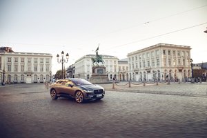Išbandė, kiek elektromobilis „Jaguar I-PACE“ gali nuvažiuoti vienu įkrovimu