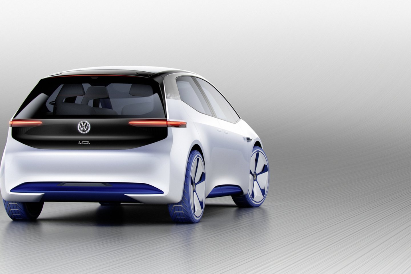  „Volkswagen“ rimtai pasirengė masiškai gaminti elektromobilius.<br> Gamintojo nuotr.