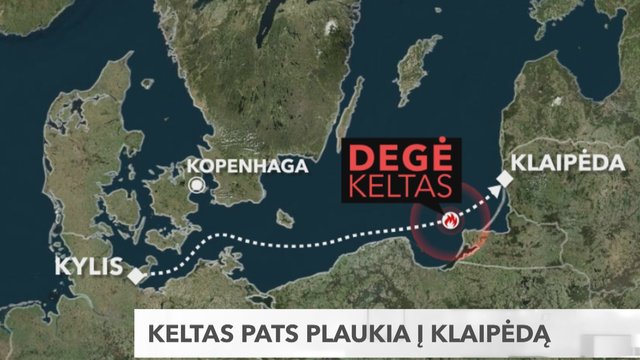 Baltijos jūroje liepsnojęs keltas lėtai juda link kranto