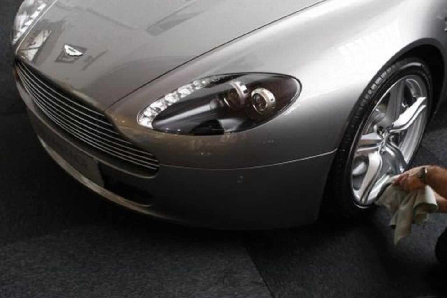 „Aston Martin“ žengia į akcijų biržą.<br>"Reuters"