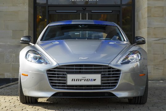 „Aston Martin“ žengia į biržą: nuo septynių bankrotų iki 4,86 mlrd. eurų