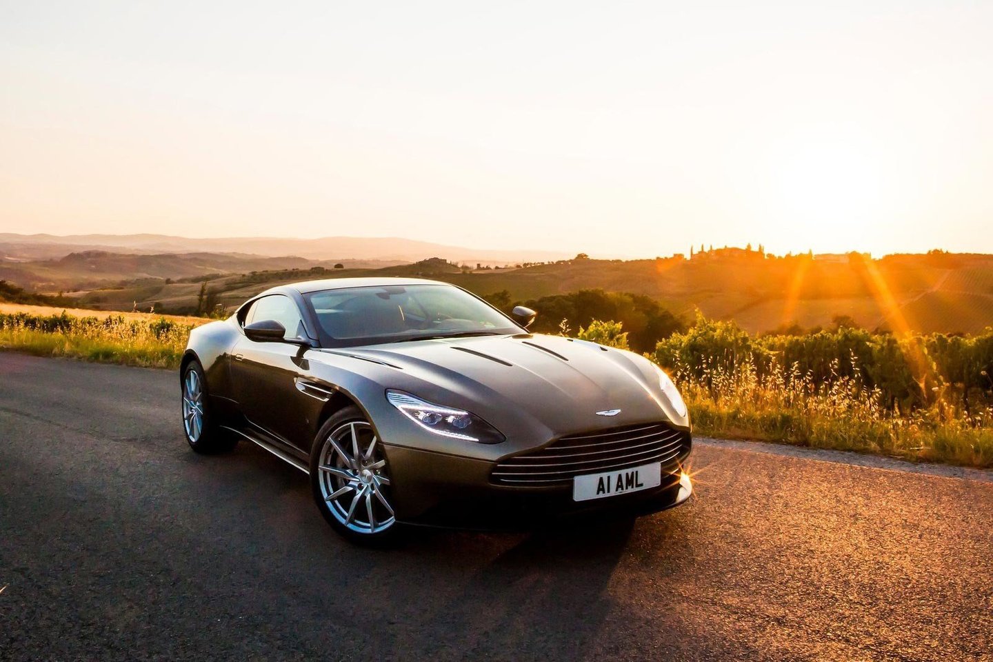 „Aston Martin“ žengia į akcijų biržą.<br>Gamintojo nuotr.
