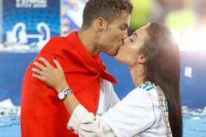 Atskleista Cristiano Ronaldo merginos tėvo paslaptis – jis kriminalinis nusikaltėlis