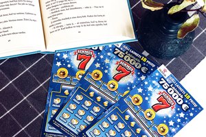 Neįtikėtina sėkmė: 75 tūkst. eurų laimėjęs vyras bilietą atidavė mamai