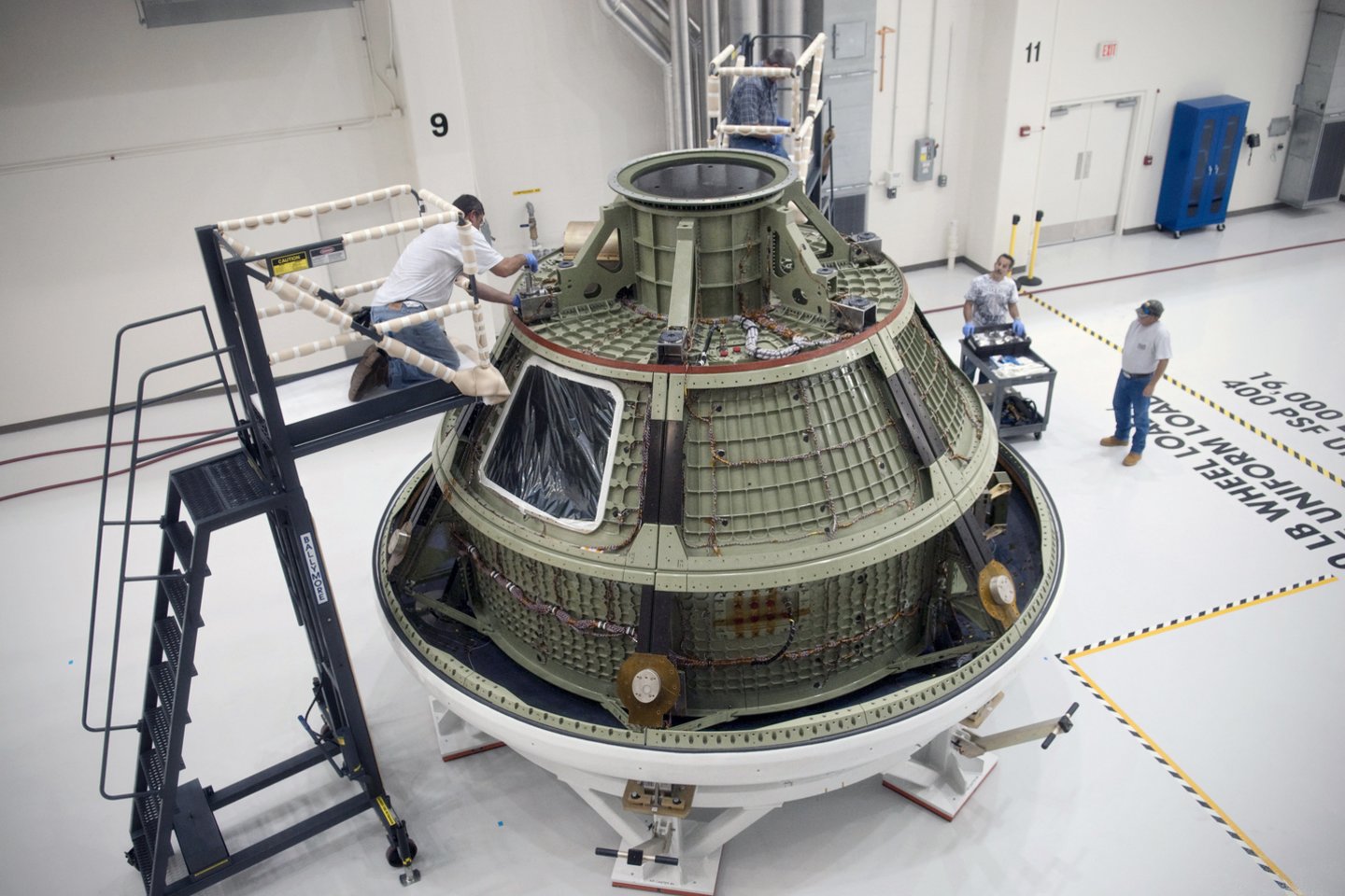  NASA pirmiausiai nori 2023 metais pasiųsti astronautus į aštuonių dienų trukmės skrydį aplink Mėnulį „Lockheed Martin“ kuriamu erdvėlaiviu „Orion“.<br> NASA nuotr.