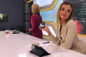 Ugnė Galadauskaitė parodė šmaikščius darbo užkulisius