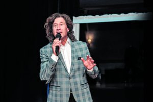 Paaiškėjo iš viešumos dingusio dainininko Rolando Petrikio paslaptys