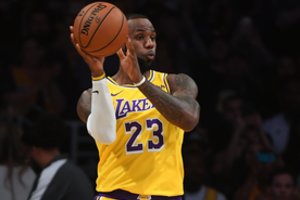 B. Ingramo ir L. Jameso vedamas „Lakers“ klubas šventė pergalę ikisezoninėse rungtynėse